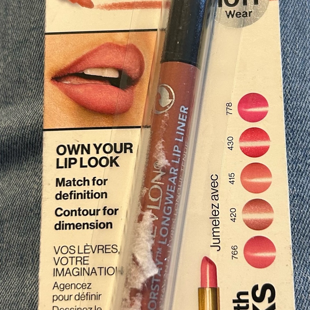 Makeup bundle - Picture 6 of 6